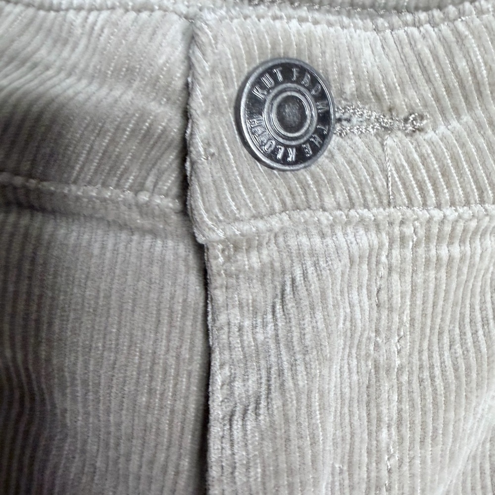 Kut from the Kloth Meg Corduroy
Meg Corduroy High Rise Wide Leg - Picture 6 of 10